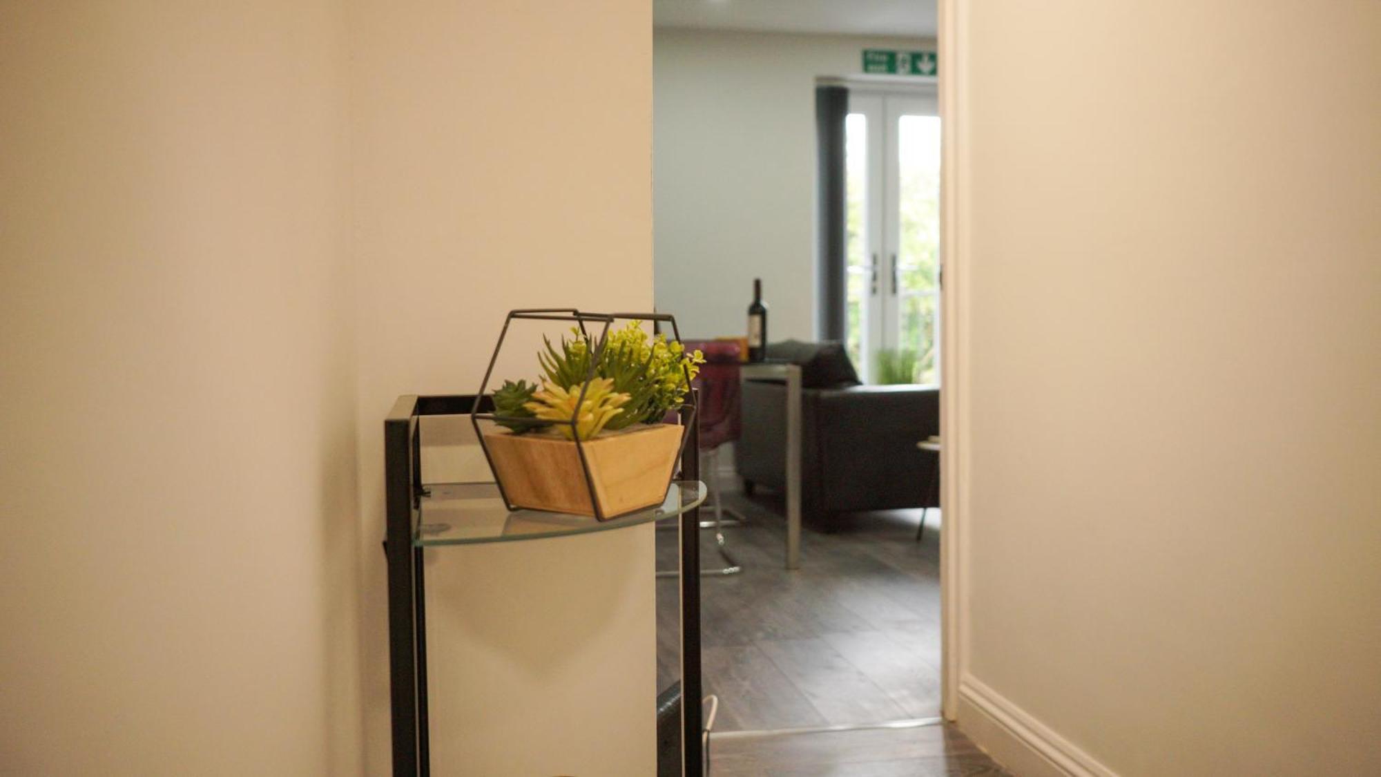 Modern Apartments Near Cardiff City Centre Экстерьер фото